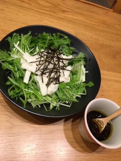 シャキシャキ長芋と水菜のサラダの写真