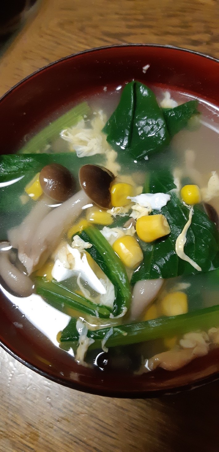 青菜とコーンの中華スープの画像
