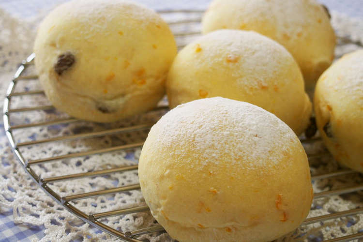 白パンのみかんの皮甘煮とレーズンのパン♪