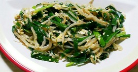 もやしとにらと玉子のオイスターソース炒め