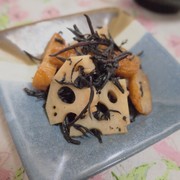 レンチンで♪ひじきとレンコンの甘辛煮の写真