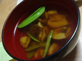 5分で完成★さやえんどうと椎茸のお吸い物