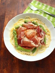 アスパラと生ハムのワンポットスープパスタの写真