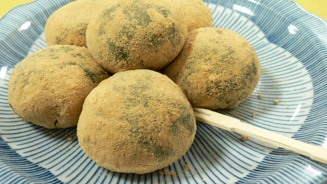 もちつき機を使ったよもぎ餅 レシピ 作り方 By 今日の献立 山城屋 クックパッド 簡単おいしいみんなのレシピが349万品