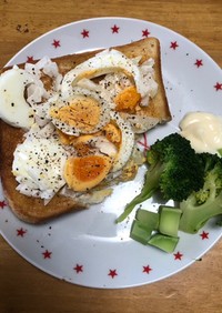 ゆで卵とオニオンの朝食パン