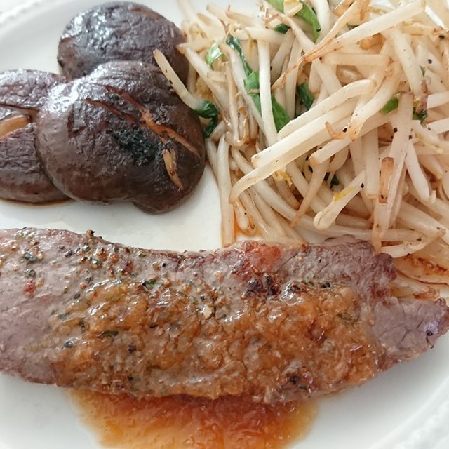 牛もも肉のステーキ レシピ 作り方 By Afmhami クックパッド