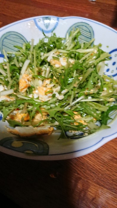 簡単。水菜のスクランブルエッグサラダの写真