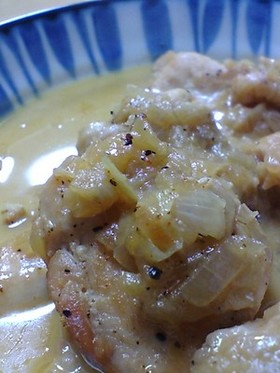 短時間で不思議に美味しい♪鶏のパプリカ煮