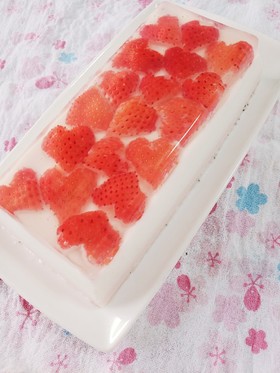 パウンドケーキ型でいちごゼリー♡
