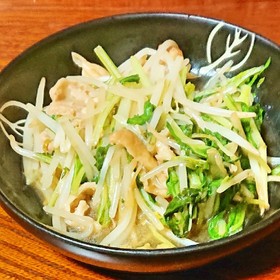 もぎゅシャキ♪鶏皮もやし炒め