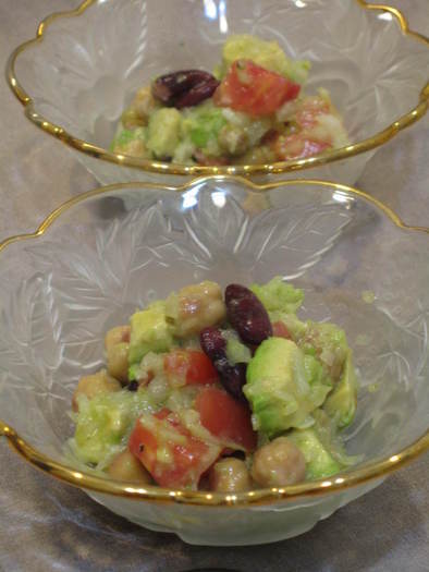 アボカドとお豆のサラダ（★ノンオイル）の写真