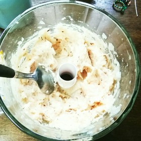 青柳の貝柱と干し椎茸の鶏ひき肉ワンタン