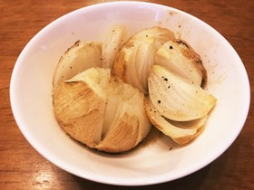 丸ごと玉ねぎ蒸し焼き