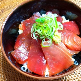 マグロの漬け丼