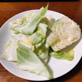調味料たったの2つだけ!やみつきキャベツ