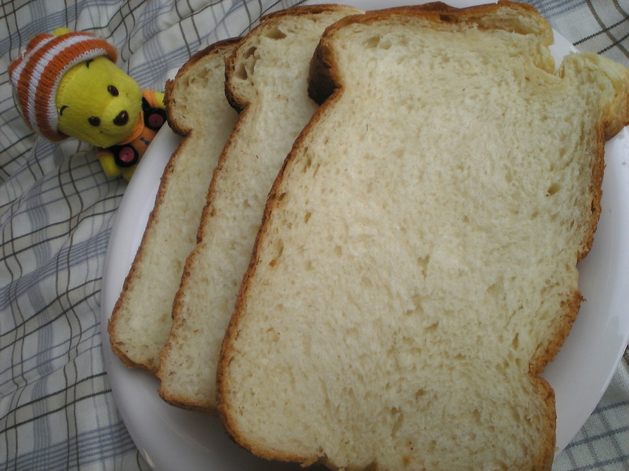 プーさん印の食パンの画像