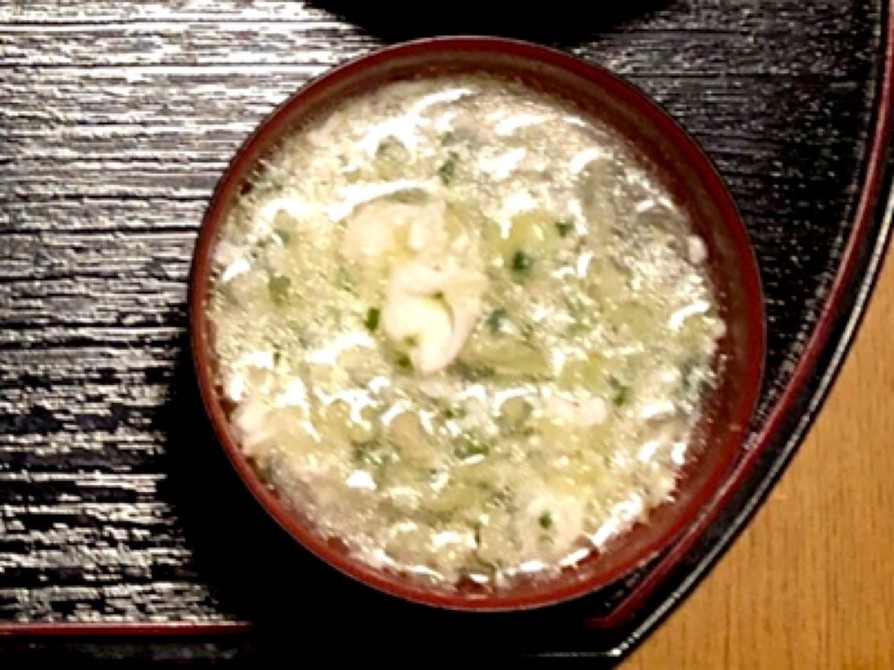 餃子の餡と春雨スープの画像