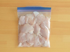 液体塩こうじで鶏むね肉の下味冷凍★