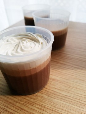 ホイップマリームの*2層チョコムース*