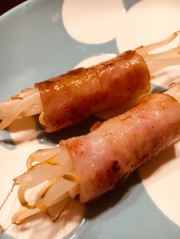 ベーコンで巻くもやしの写真