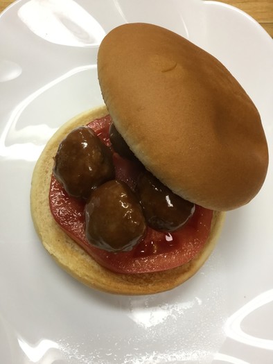 ハンバーガー(ミートボール&トマト)の写真