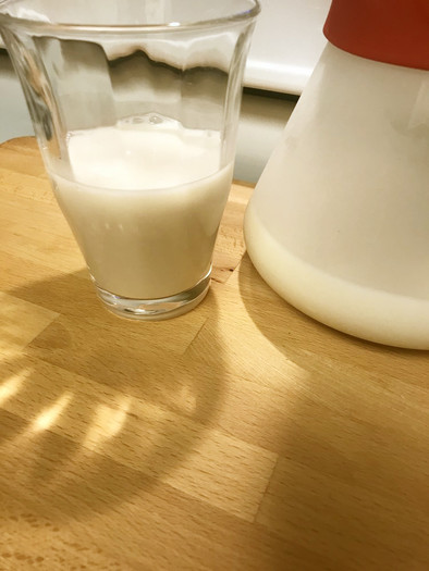手作りオートミールミルクの写真