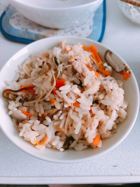 ツナ缶で炊き込みご飯