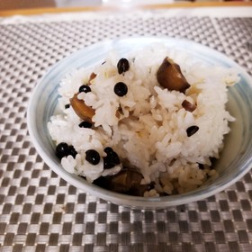 セブンの焼き笑い栗で栗ご飯