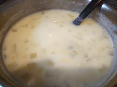簡単美味・大根と榎茸のミルクスープの写真