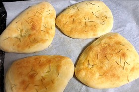 フォカッチャ ローズマリー風味
