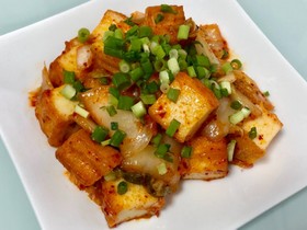 簡単☆キムチと厚揚げのごま油炒め