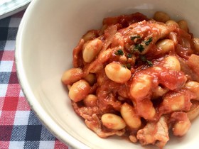 蒸しだいずのトマト煮