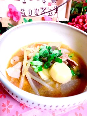 隠し味2つ♪おかずになる豚汁♬