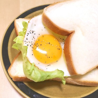 朝食・ランチに☆目玉焼きサンドイッチの写真
