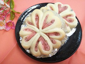 可愛い~桜餡の花びらあんパン☆