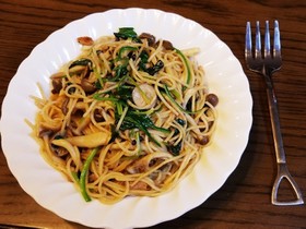 しめじとほうれん草のパスタ