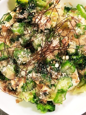 豆腐とブロッコリーとオクラのサラダ