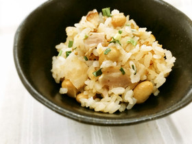 釜蒸しだいずとベーコンの炊き込みご飯