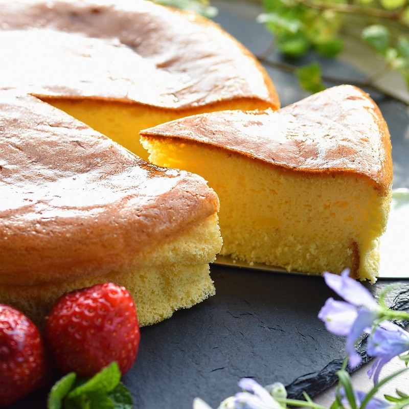 クリーミーなパルメザンチーズとほうれん草のエビのレシピ