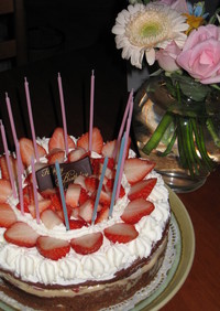 ’08誕生日★イチゴ＆カスタードケーキ