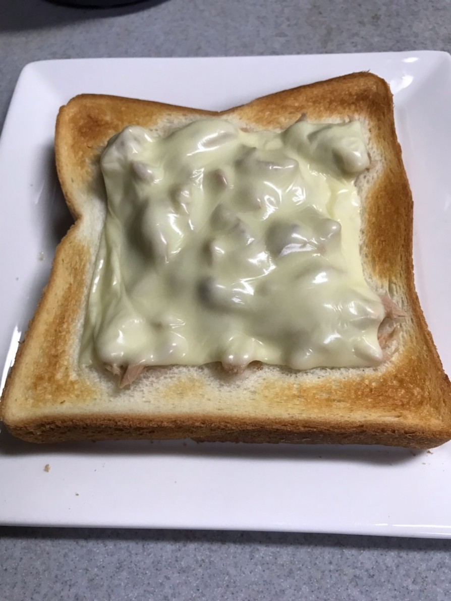 ツナチーズトーストの画像