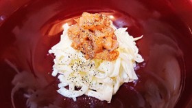 昆布だし大根とイカの塩辛のおつまみサラダ