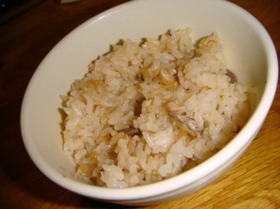 【飯】缶詰で簡単！さんまの炊き込みご飯の写真