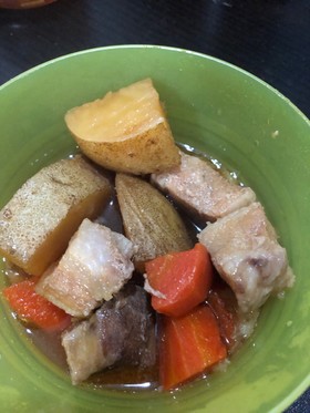 新じゃがと豚バラの煮物