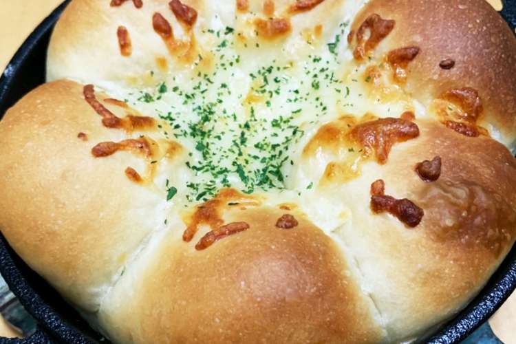 カフェ風 スキレットちぎりパン レシピ 作り方 By ここなつみる クックパッド 簡単おいしいみんなのレシピが352万品
