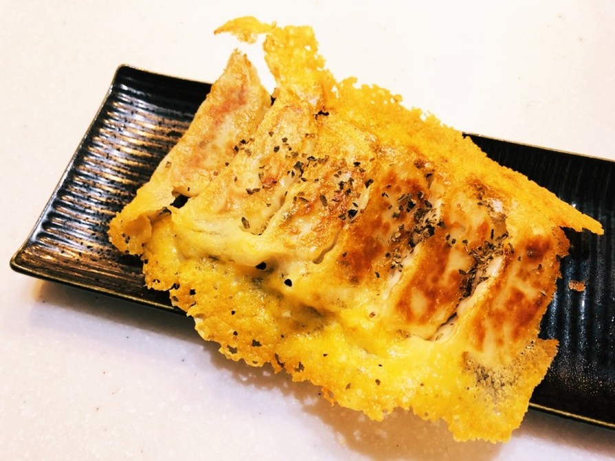 カリカリチーズの羽根つき餃子の画像