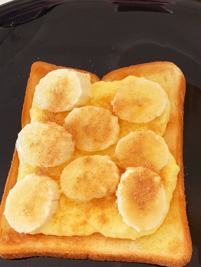 バナナカスタードシナモンシュガートーストの写真