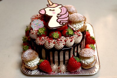 ドリップチョコレートケーキの写真