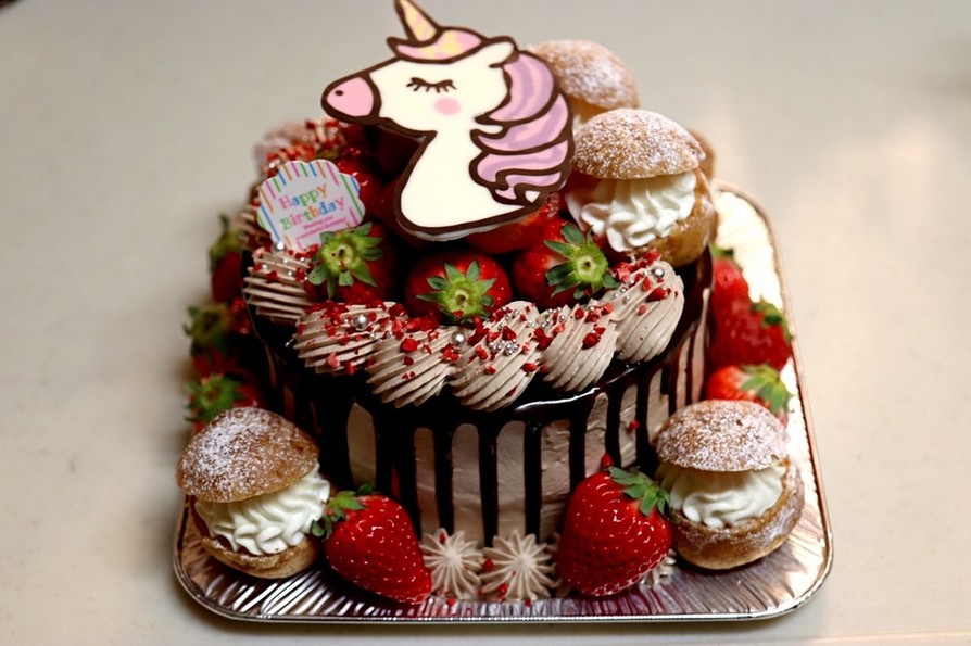 ドリップチョコレートケーキの画像