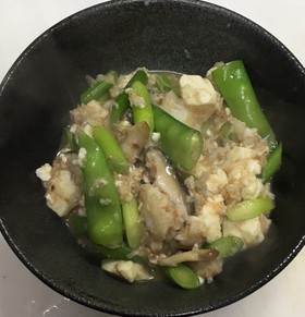 白身魚と豆腐とにんにくの芽の沙茶醤炒め